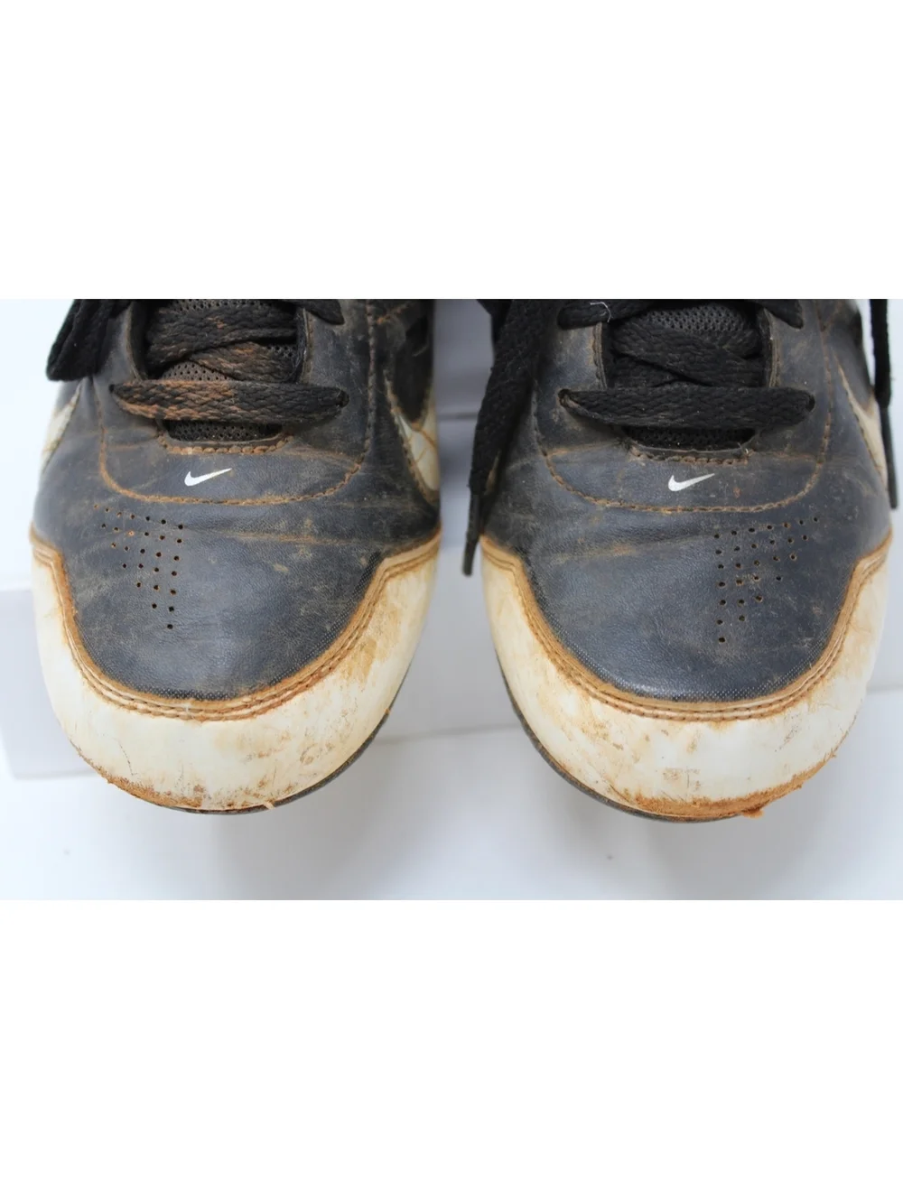 Nike Land Shark Football Cleats Youth Boys Size 5 Y Black & White Baseball Shoes